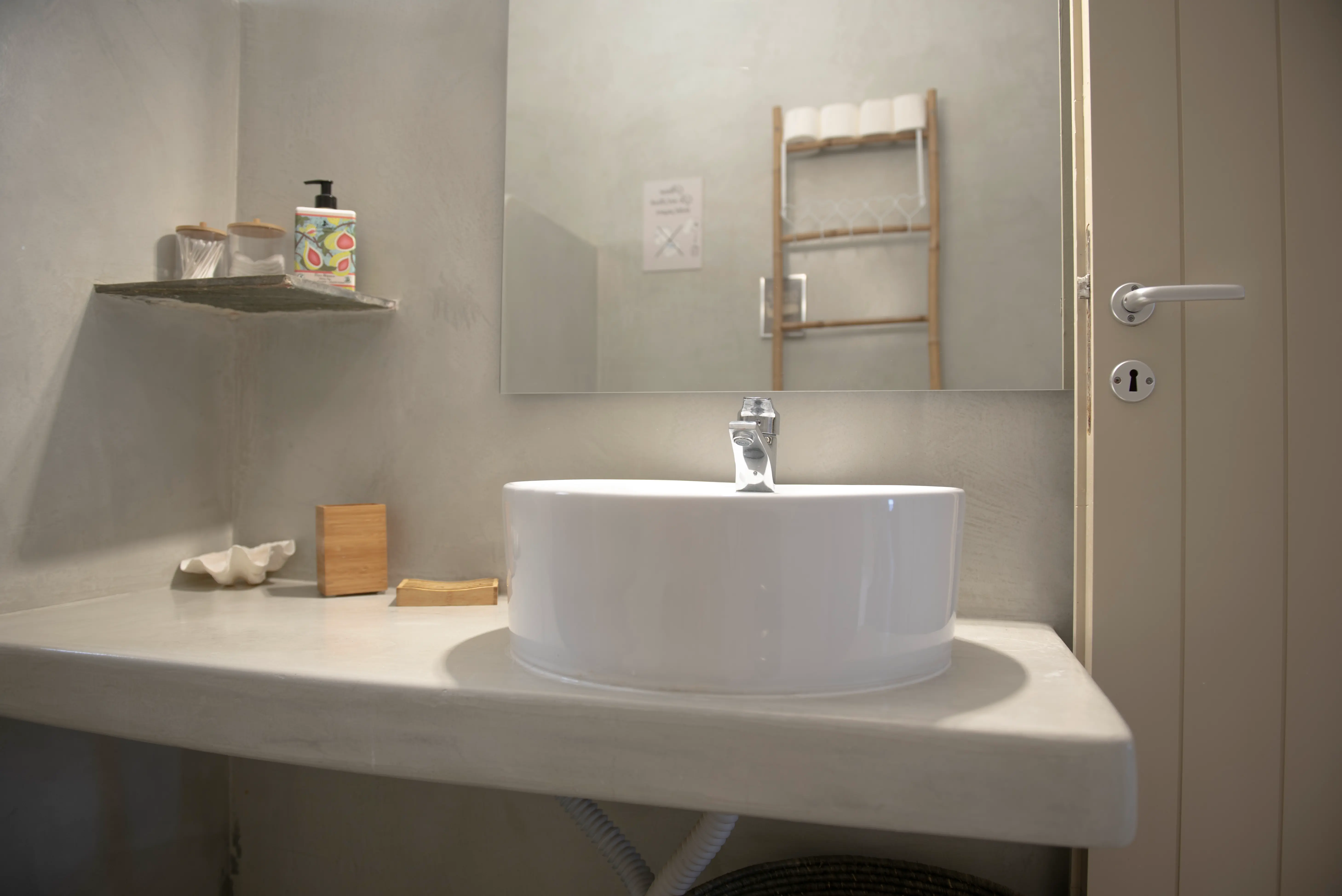 Bathroom detail, The Maisonette